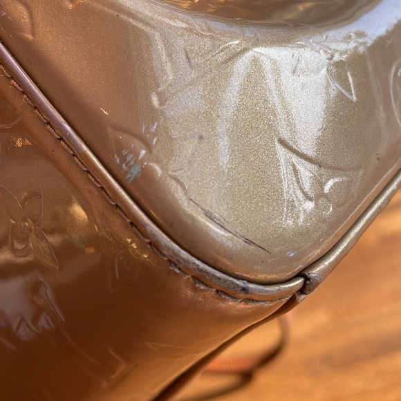 Authentic LOUIS VUITTON Vernis Brea GM Beige Poudre Gold RARE COLOR!!! - Picture 13 of 14